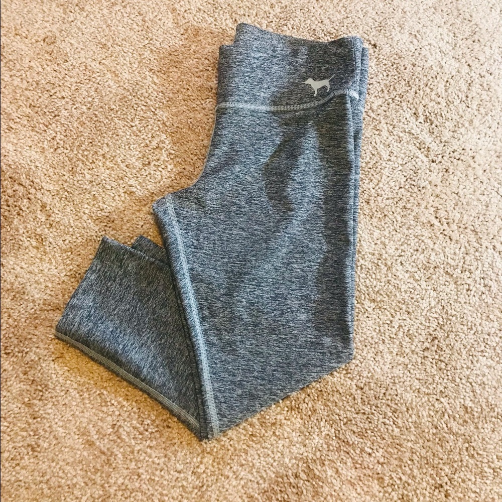 Victoria’s Secret Yoga capri leggings